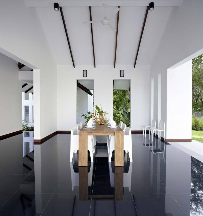 Villa The Beach House