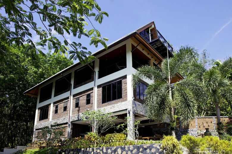 Thara Bayview Villa