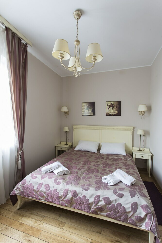 Villa Estera - Hotel & Restauracja