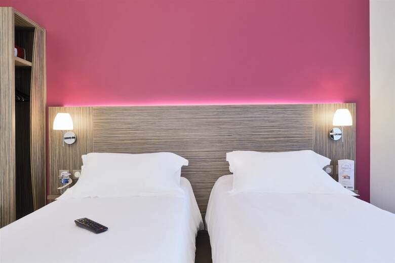 Hotel Kyriad Saint Chely D'apcher - Aire de La Loz�re
