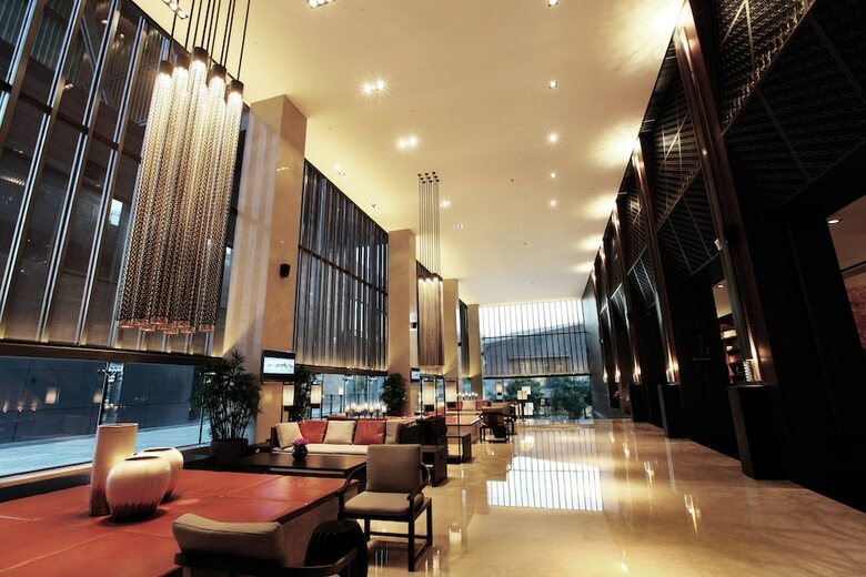 Bay Breeze Hotel