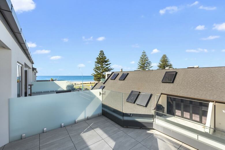Aparthotel The Pavilions Beachfront Apartments