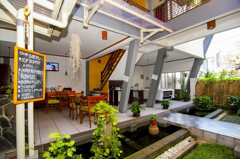 Rumah Asri Bed And Breakfast