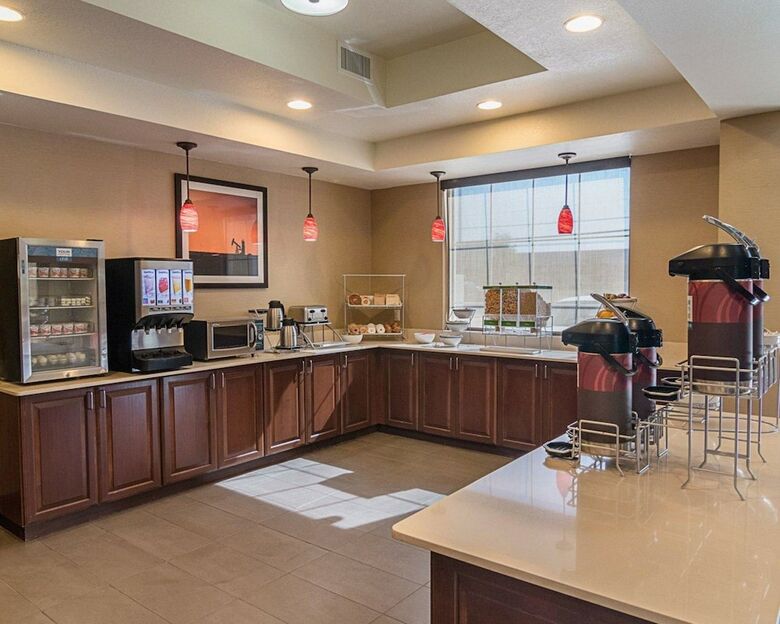 Hotel Comfort Inn