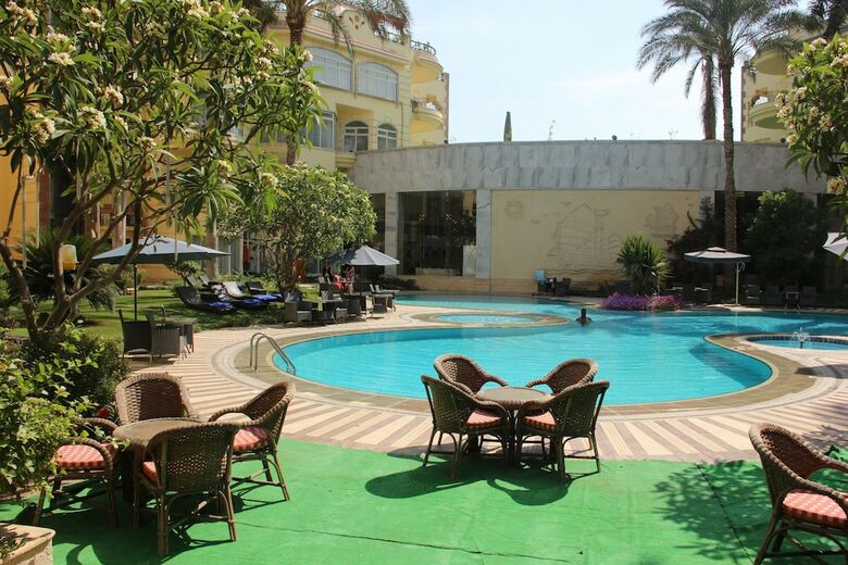 Soluxe Cairo Hotel