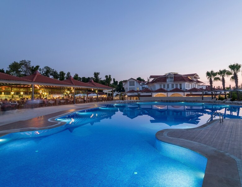 Apartamento Lykia Botanika Beach & Fun Club