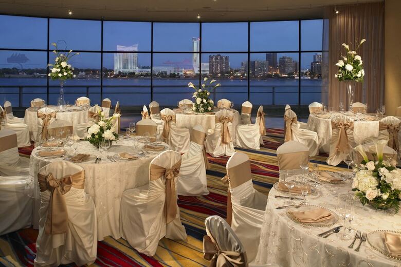 Hotel Detroit Marriott At The Renaissance Center