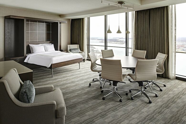 Hotel Detroit Marriott At The Renaissance Center