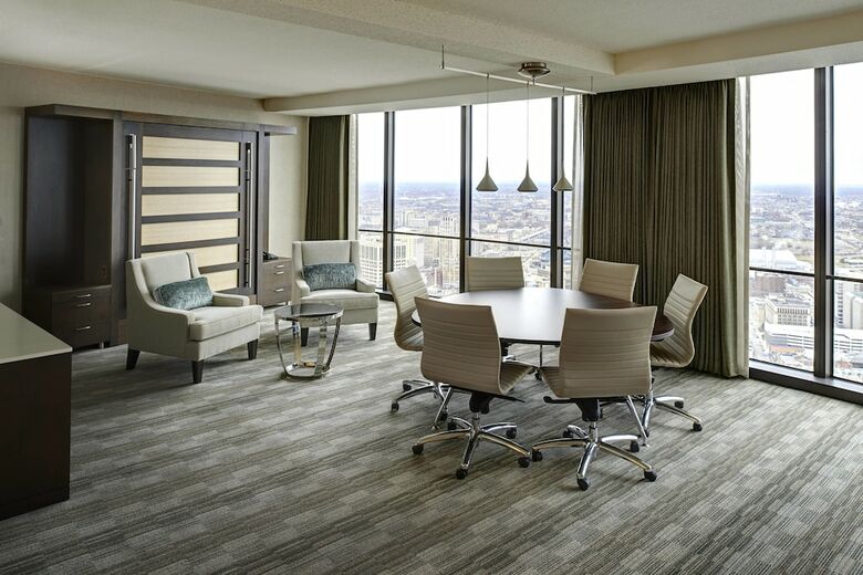 Hotel Detroit Marriott At The Renaissance Center