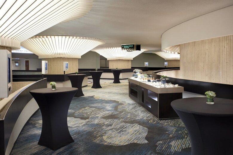 Hotel Detroit Marriott At The Renaissance Center