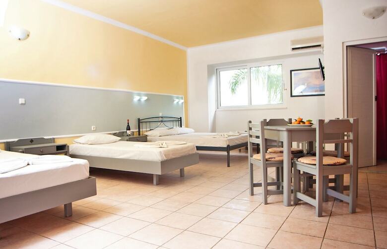 Apartamentos Falirala Central
