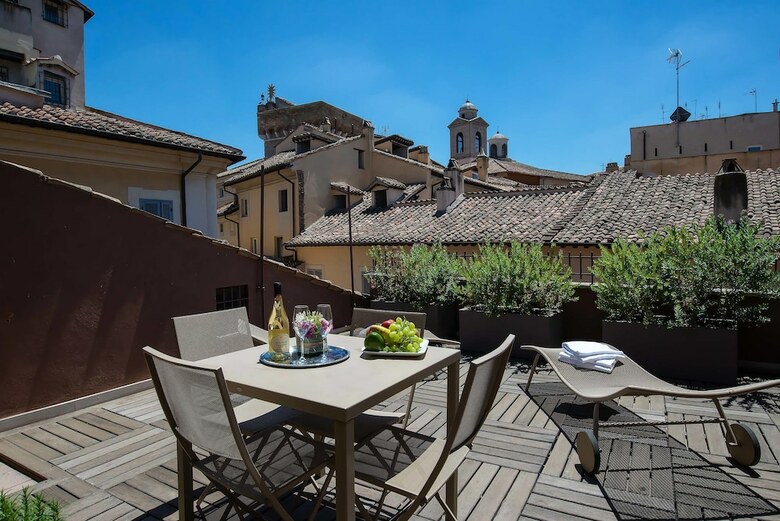 Hotel Navona Colors