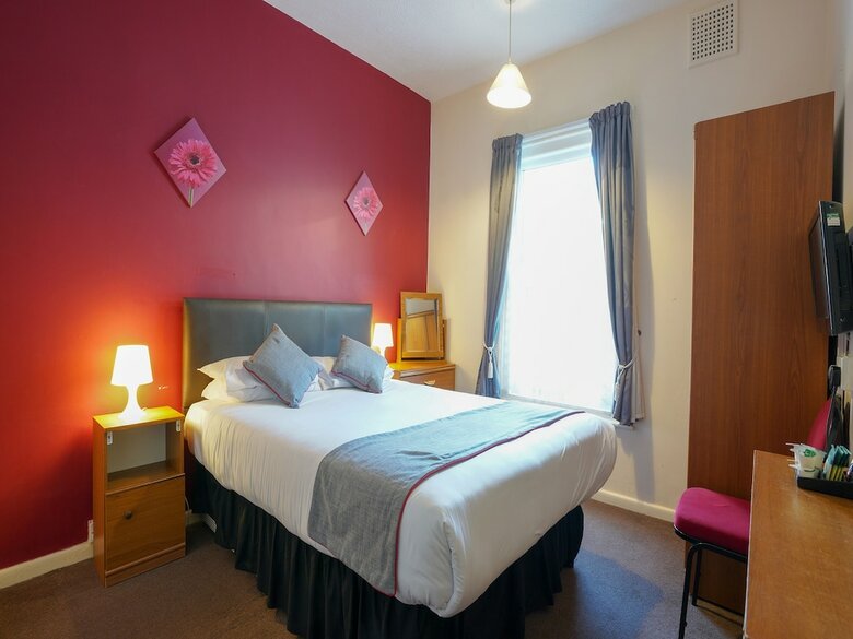 Oyo Shanklin Beach Hotel