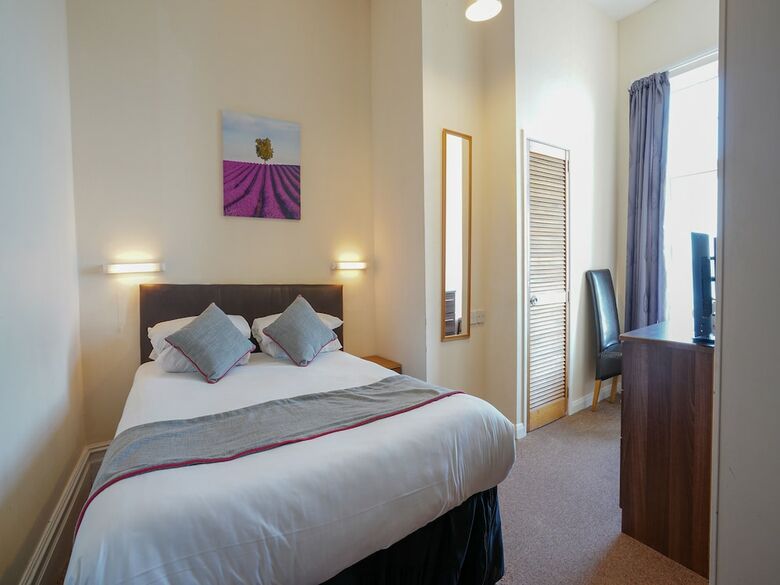 Oyo Shanklin Beach Hotel