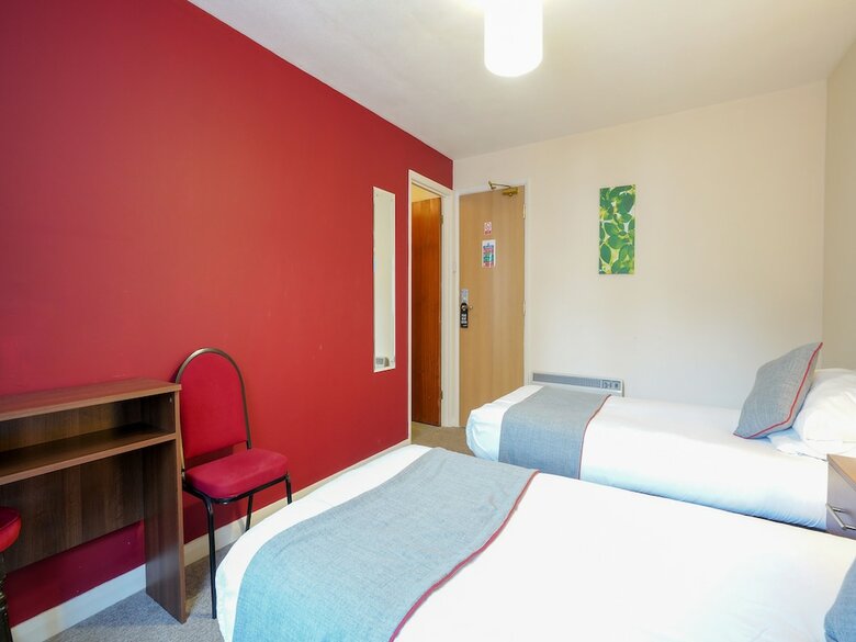 Oyo Shanklin Beach Hotel