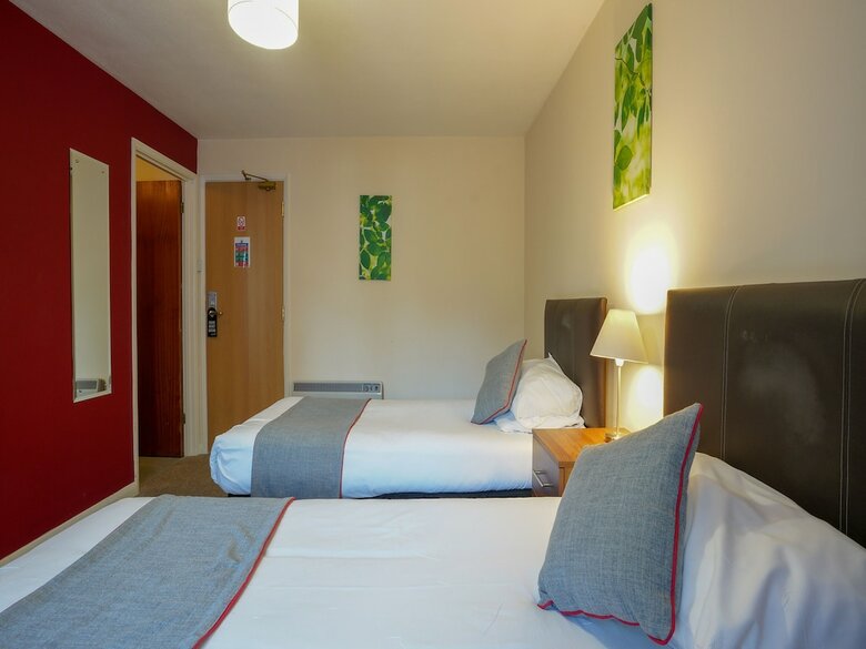 Oyo Shanklin Beach Hotel