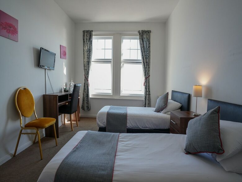 Oyo Shanklin Beach Hotel