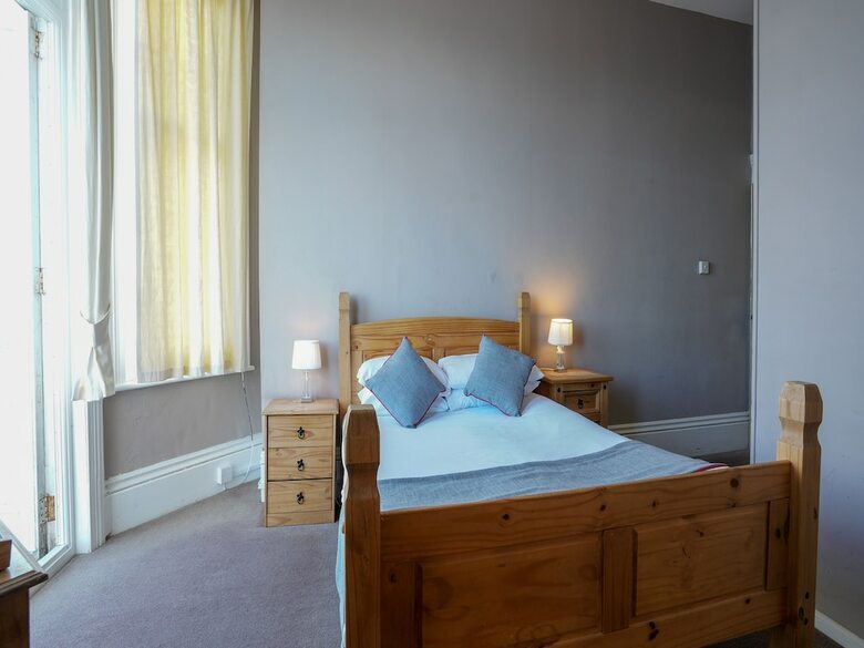 Oyo Shanklin Beach Hotel
