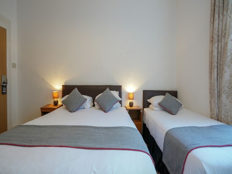 Oyo Shanklin Beach Hotel