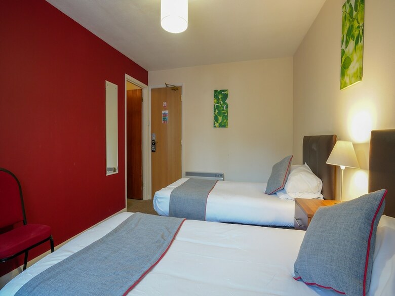 Oyo Shanklin Beach Hotel