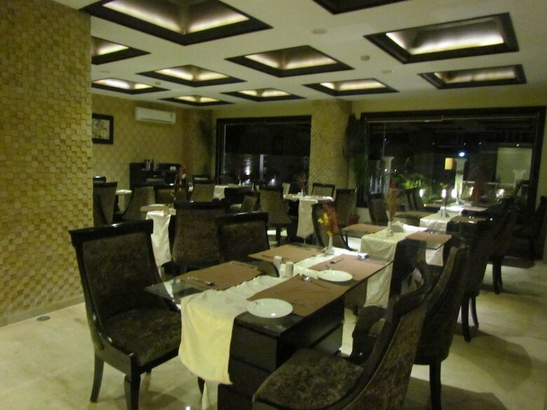Hotel Pine Spring Wazir Bagh