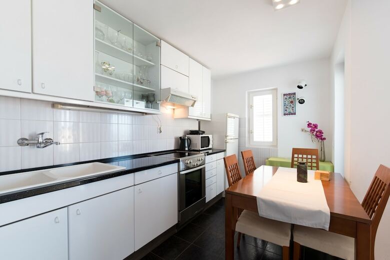 Posada Beachfront Apartmants Zanic