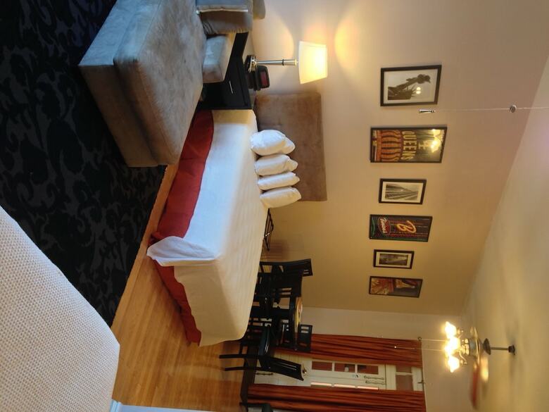 The Saint Philip Hotel