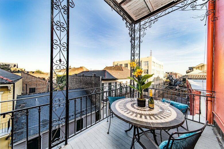 The Saint Philip Hotel