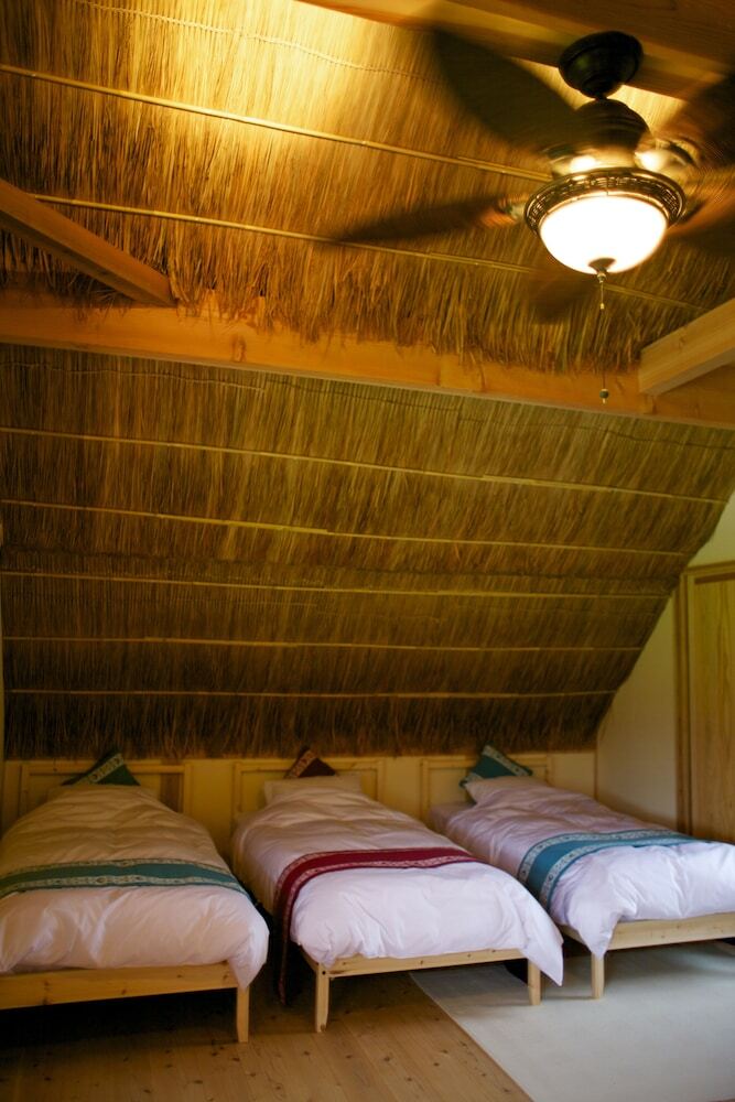 Villa Miyama Futon & Breakfast Thatched Cottages
