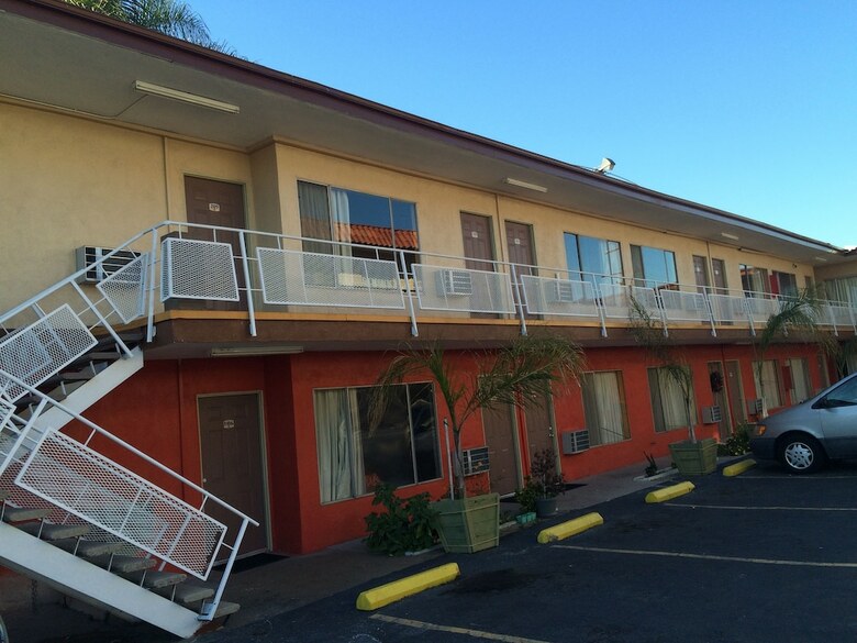 Long Beach Motel