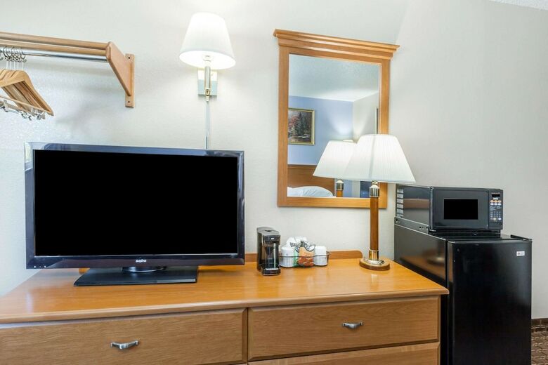 Hotel Super 8 By Wyndham Johnstown/gloversville