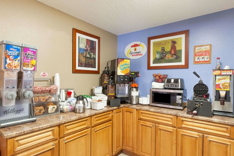 Hotel Super 8 By Wyndham Johnstown/gloversville