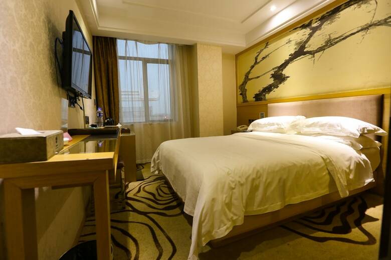 Xinghe Xianjiang Hotel (Railway Station Branch)