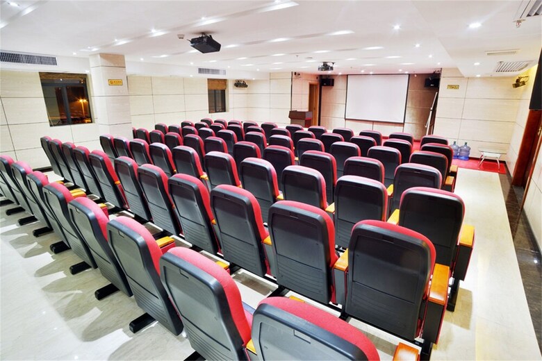 Xinghe Xianjiang Hotel (Railway Station Branch)
