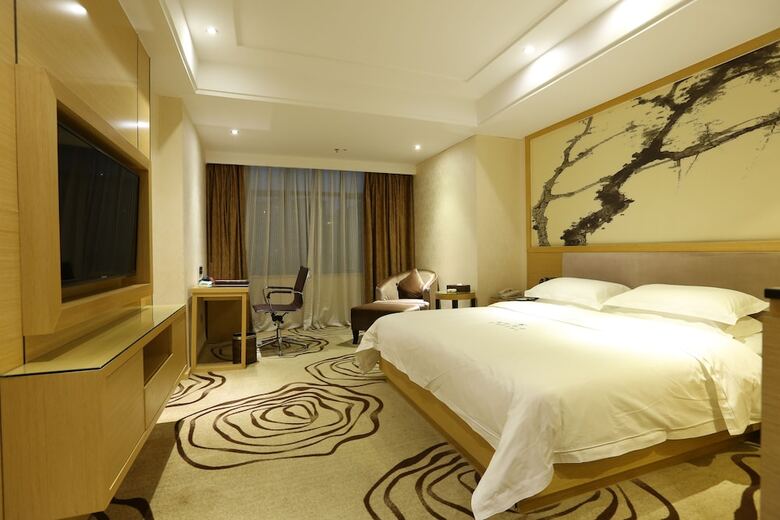 Xinghe Xianjiang Hotel (Railway Station Branch)