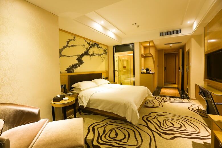 Xinghe Xianjiang Hotel (Railway Station Branch)