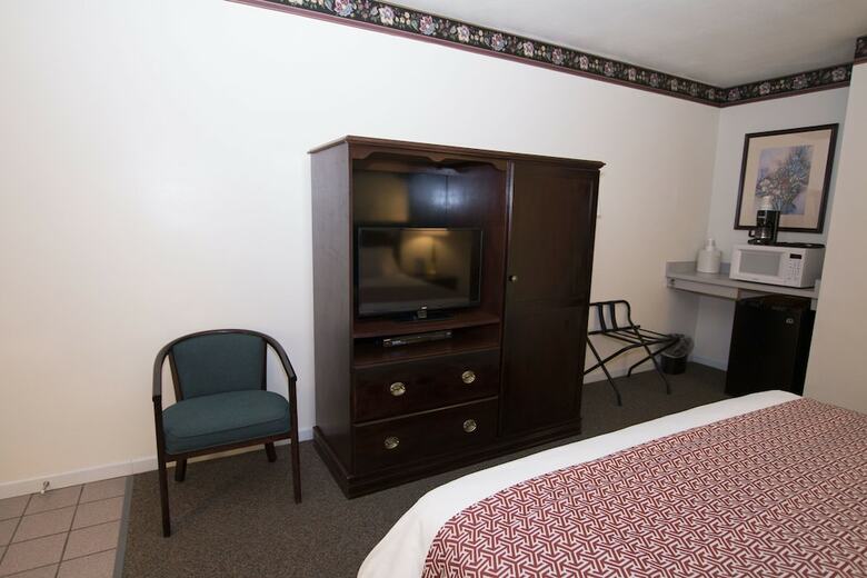 Chalet Motel Mequon