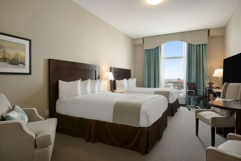 Hotel Ramada By Wyndham Emerald Park/regina East