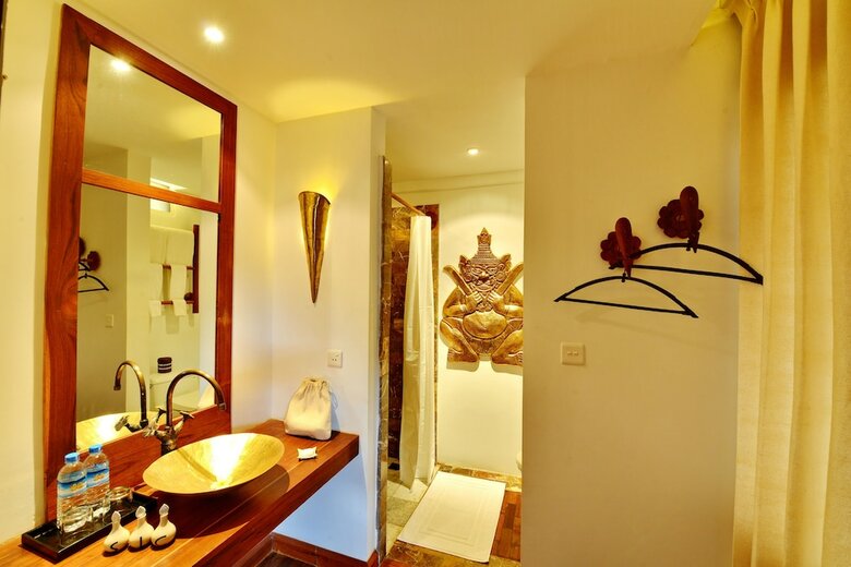 Areindmar Hotel
