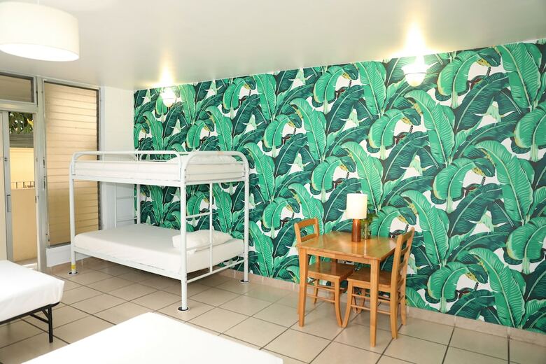Hostal Waikiki Beachside Hostel