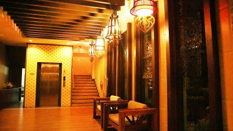 Aiyaree Place Hotel