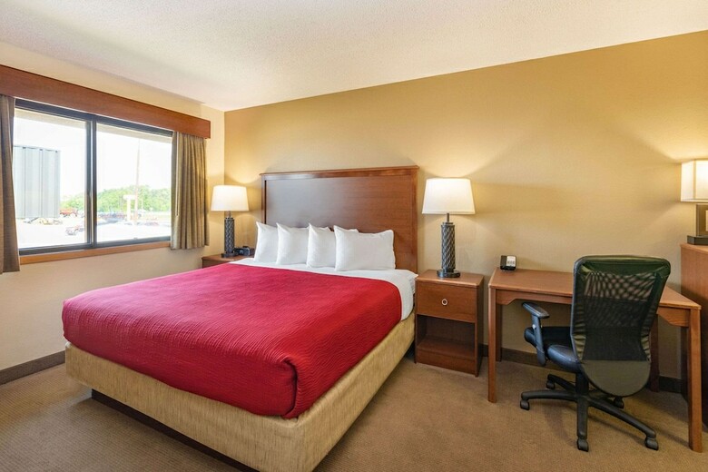 Hotel Americinn By Wyndham Roseau