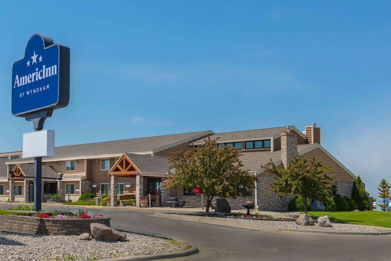 Hotel Americinn By Wyndham Roseau