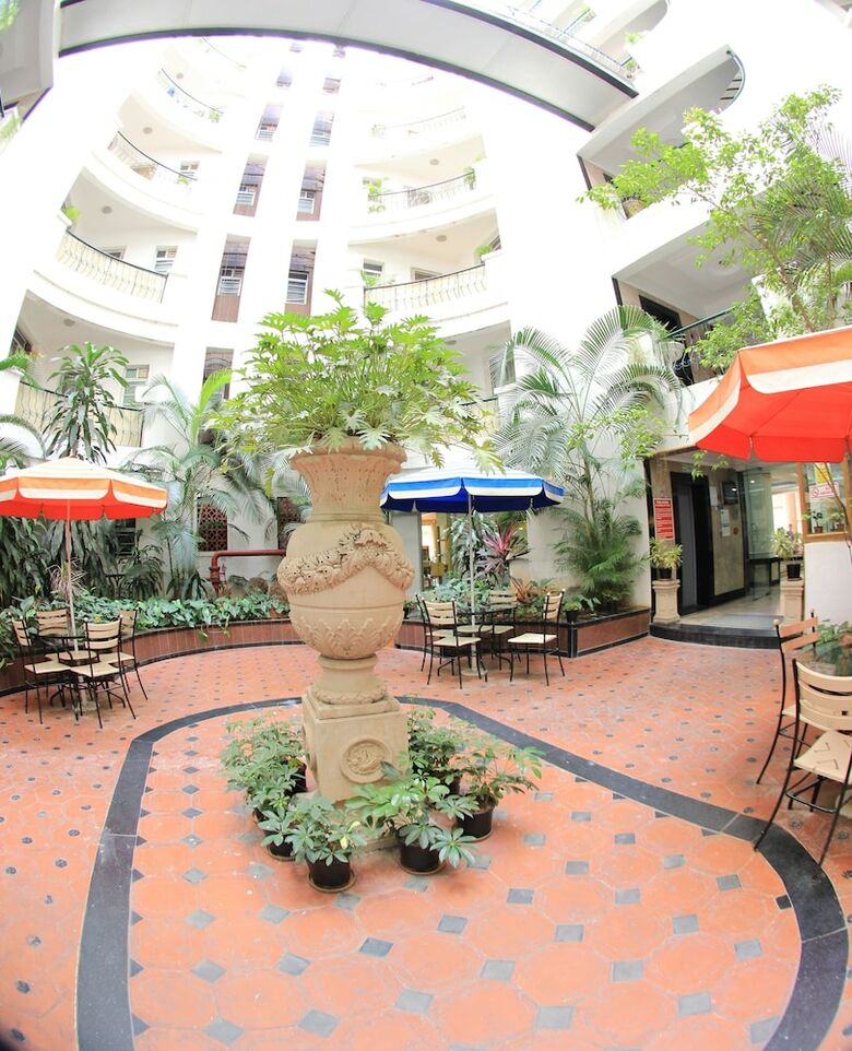 Hotel The Senate