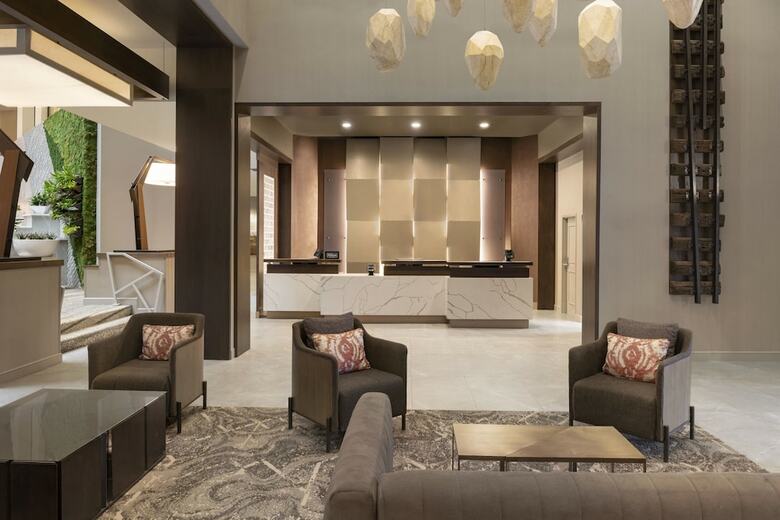 Hotel Embassy Suites Cleveland Rockside