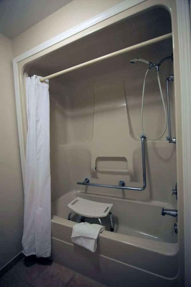 Motel Travelodge By Wyndham Kamloops Mountview