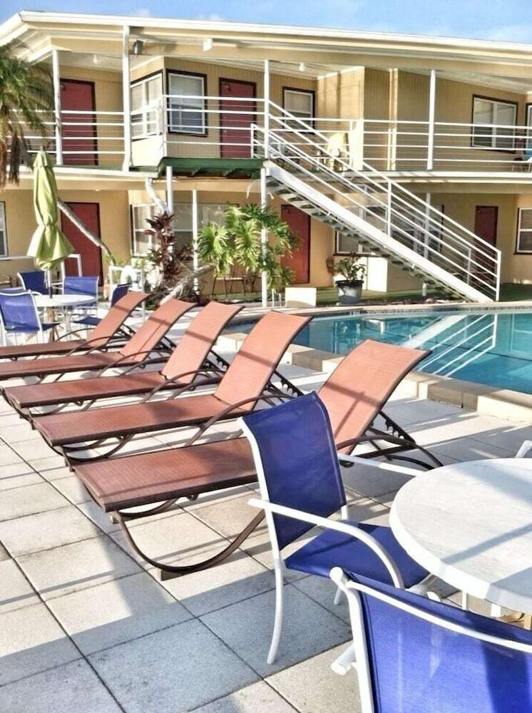 Hotel Ebb Tide