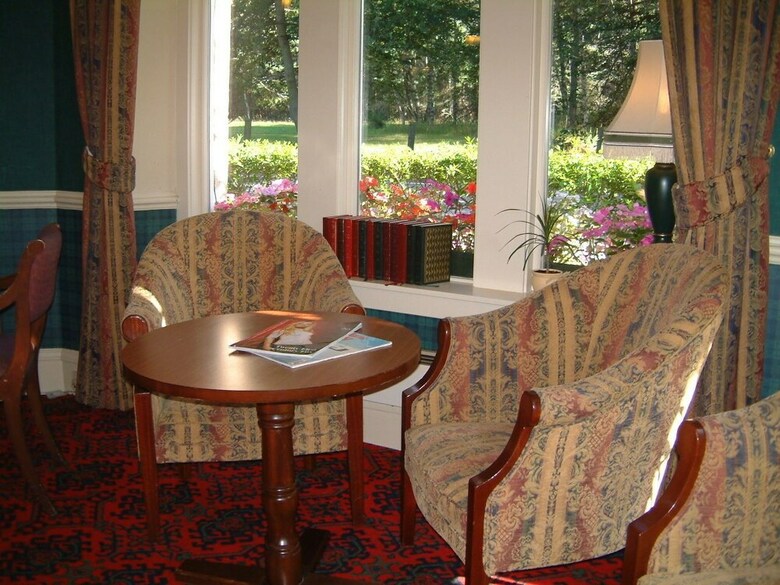 Loch Kinord Hotel