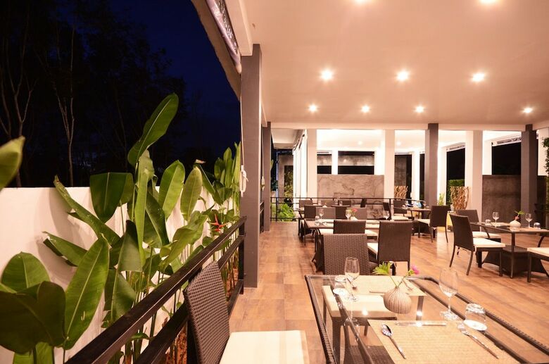 Wanaburi Hotel