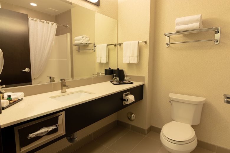 Hotel The Kanata By Bcminns Whitecourt
